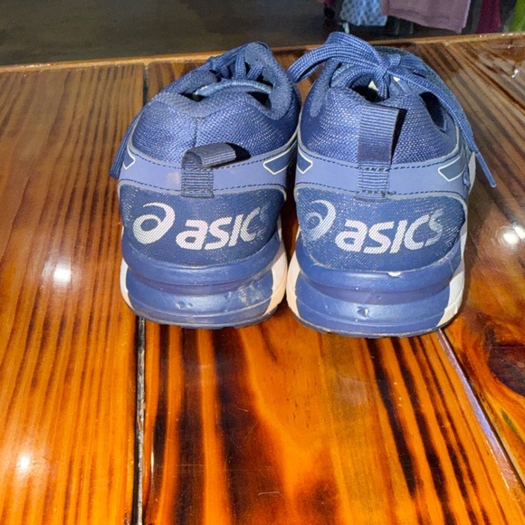 ASICS - Picture 4 of 7